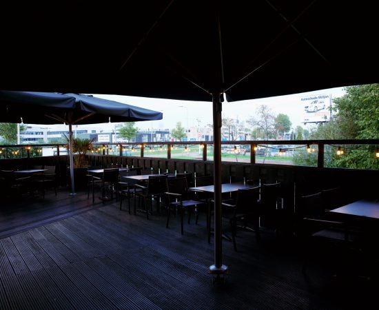 Meqan restaurant terras