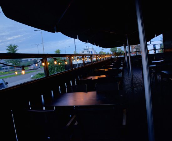 Meqan restaurant terras